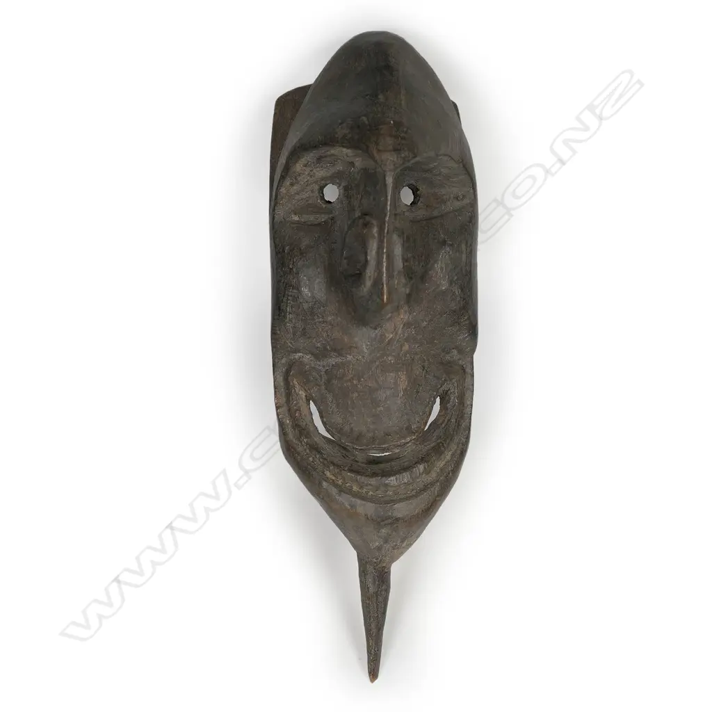 Vanuatu/Pentecost grave reliquary mask, Image 1++